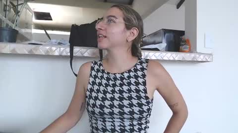 Snapshot of odette_brigh_ chatting on 01-23-25, 03:22 Val online show from 01-23-25, 03:22