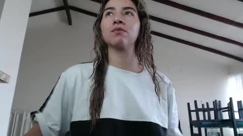 Snapshot of odette_brigh_ chatting on 02-11-25, 10:07 Val online show from 02-11-25, 10:07