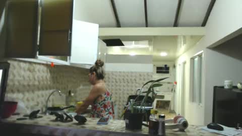 Snapshot of odette_brigh_ chatting on 02-18-25, 01:43 Val online show from 02-18-25, 01:43