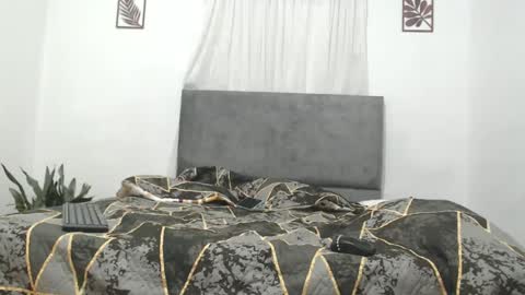Snapshot of odette_brigh_ chatting on 09-30-25, 09:53 Val online show from 09-30-25, 09:53