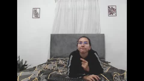 Snapshot of odette_brigh_ chatting on 10-04-25, 01:36 Val online show from 10-04-25, 01:36