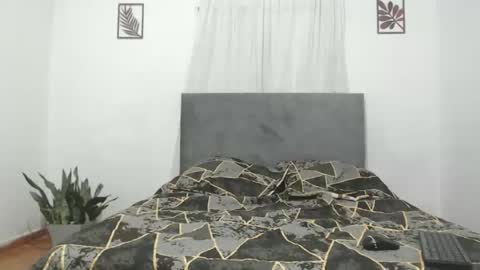 Snapshot of odette_brigh_ chatting on 10-12-25, 05:56 Val online show from 10-12-25, 05:56