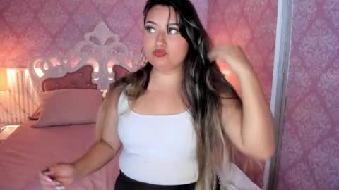 Snapshot of odtte_sweet chatting on 05-27-26, 06:16 Mia online show from 05-27-26, 06:16