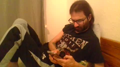 Snapshot of oeffel chatting on 07-06-26, 01:46 oeffel online show from 07-06-26, 01:46