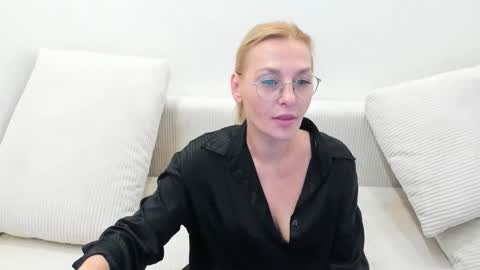Snapshot of oeigesmik chatting on 04-04-26, 11:46 oeigesmik online show from 04-04-26, 11:46
