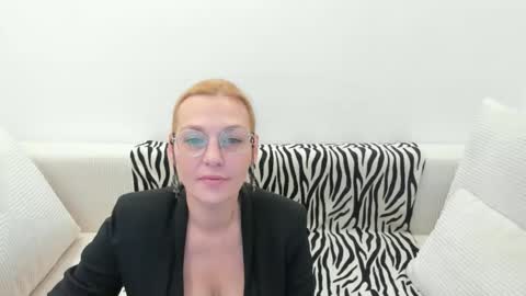 Snapshot of oeigesmik chatting on 04-14-26, 09:26 oeigesmik online show from 04-14-26, 09:26