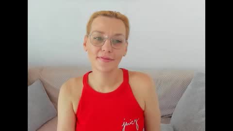 Snapshot of oeigesmik chatting on 05-15-26, 09:16 oeigesmik online show from 05-15-26, 09:16