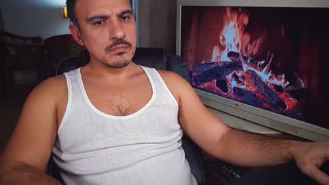 officeman7 online show from 12-31-24, 04:14