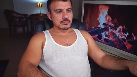 officeman7 online show from 01-04-25, 08:27