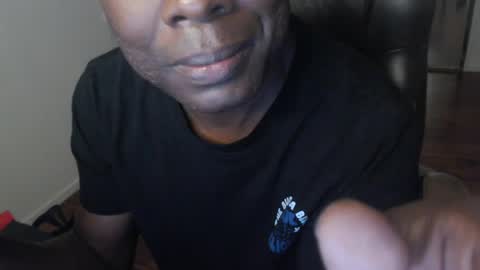 Snapshot of officialmoneyxxx chatting on 08-08-26, 03:14 Money online show from 08-08-26, 03:14
