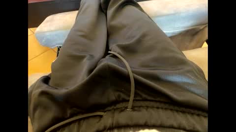 Snapshot of oggs48 chatting on 10-15-25, 01:33 oggs48 online show from 10-15-25, 01:33