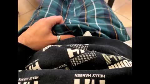 Snapshot of oggs48 chatting on 10-30-25, 01:01 oggs48 online show from 10-30-25, 01:01