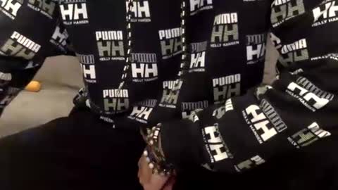 Snapshot of oggs48 chatting on 11-10-25, 11:53 oggs48 online show from 11-10-25, 11:53