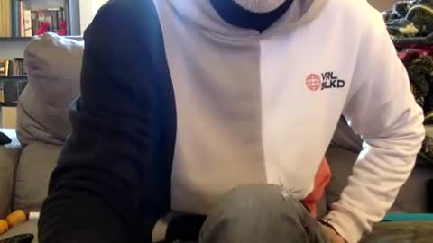 Snapshot of oggs48 chatting on 11-18-25, 12:31 oggs48 online show from 11-18-25, 12:31