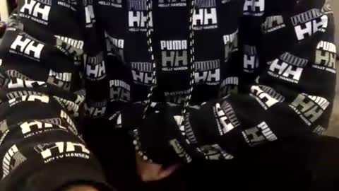 Snapshot of oggs48 chatting on 12-01-25, 12:43 oggs48 online show from 12-01-25, 12:43