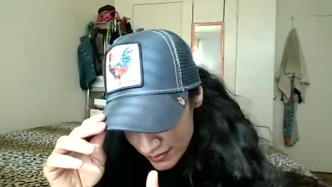 Snapshot of oglitcouple chatting on 02-10-25, 05:09 Lit en Cama online show from 02-10-25, 05:09