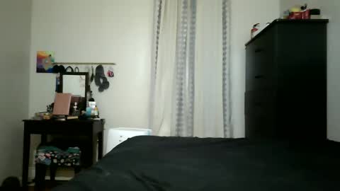 Snapshot of oglitcouple chatting on 10-07-25, 01:03 Lit en Cama online show from 10-07-25, 01:03