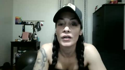 Snapshot of oglitcouple chatting on 10-21-25, 05:30 Lit en Cama online show from 10-21-25, 05:30