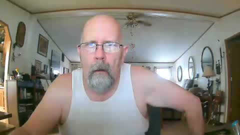 Maximus No Mo online show from 12-20-25, 05:53