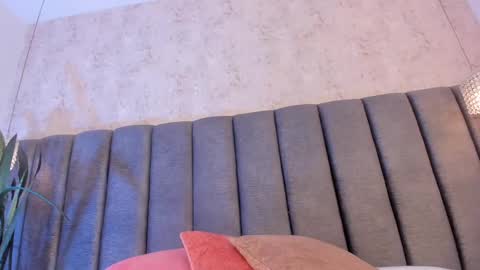 Holly online show from 02-12-25, 07:56