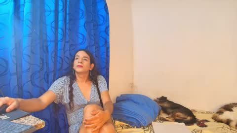 Snapshot of oh_tique chatting on 12-17-25, 05:41 LU online show from 12-17-25, 05:41