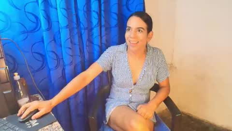 Snapshot of oh_tique chatting on 12-22-25, 12:46 LU online show from 12-22-25, 12:46