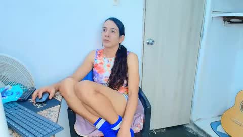 Snapshot of oh_tique chatting on 01-13-26, 01:33 LU online show from 01-13-26, 01:33