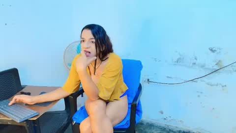 Snapshot of oh_tique chatting on 02-03-26, 01:05 LU online show from 02-03-26, 01:05