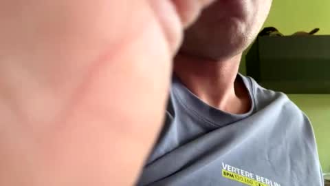 Snapshot of ohja87 chatting on 03-09-25, 09:57 ohja87 online show from 03-09-25, 09:57