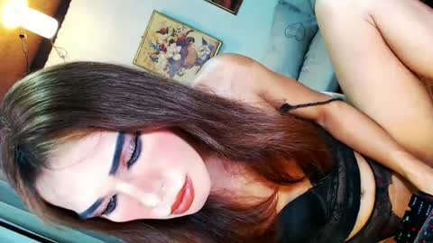 Snapshot of ohlalasamanthaxxx143 chatting on 06-14-26, 05:15 IM CHIE DONT FORGET TO FOLLOW ME MAKE ME SMILE HERE THUMB UP FOR 25TOK online show from 06-14-26, 05:15