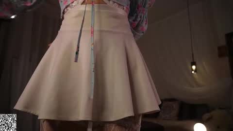 Snapshot of ohmyclaire chatting on 11-07-25, 07:36 Claire online show from 11-07-25, 07:36