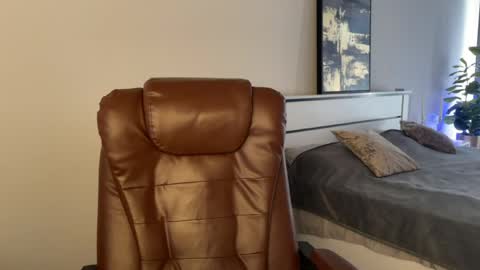 Emma online show from 05-28-26, 02:09