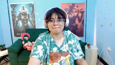 Snapshot of ohmysqueak chatting on 05-10-26, 01:49 ohmysqueak online show from 05-10-26, 01:49