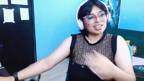 Snapshot of ohmysqueak chatting on 05-28-26, 09:34 ohmysqueak online show from 05-28-26, 09:34