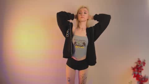 Emi and Ohpi online show from 03-27-26, 02:39