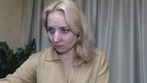 Mari online show from 10-03-25, 02:14