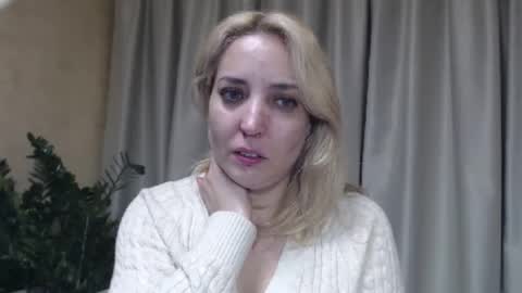 Mari online show from 10-14-25, 04:19