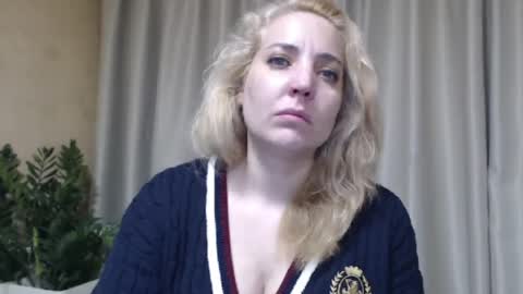 Mari online show from 04-10-26, 01:49