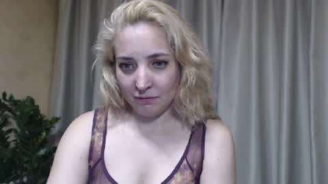 Mari online show from 06-09-26, 03:56
