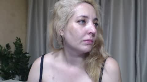 Mari online show from 07-17-26, 02:34