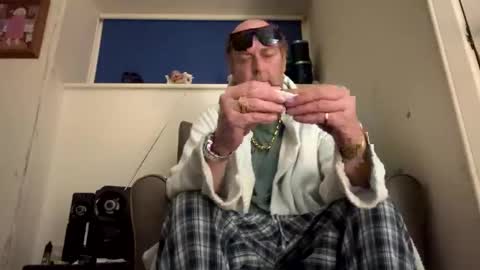 Snapshot of oiljames167 chatting on 11-02-25, 02:36 oiljames167 online show from 11-02-25, 02:36