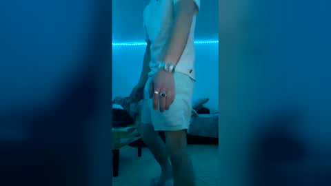 Snapshot of ojutaitheomnimous chatting on 12-20-25, 12:18 W online show from 12-20-25, 12:18