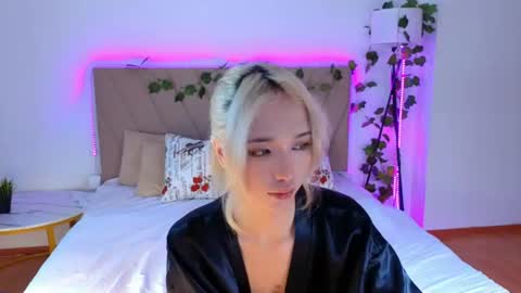 Ami online show from 06-12-26, 10:47