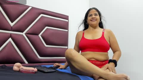 Olaia  online show from 01-14-25, 12:24