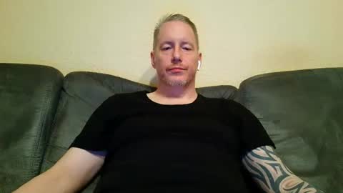 Snapshot of olavdelux chatting on 10-08-25, 08:39 olavdelux online show from 10-08-25, 08:39