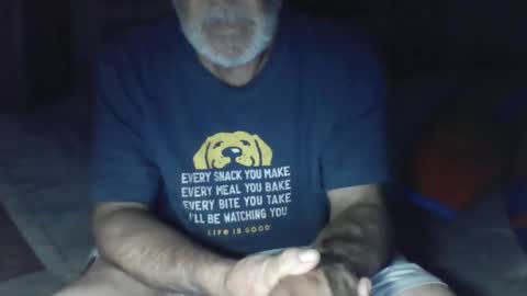 Snapshot of old_bald63 chatting on 06-10-26, 08:35 old_bald63 online show from 06-10-26, 08:35