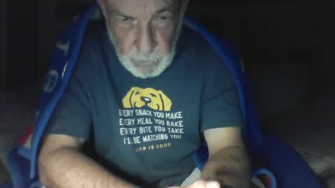 Snapshot of old_bald63 chatting on 06-12-26, 08:35 old_bald63 online show from 06-12-26, 08:35