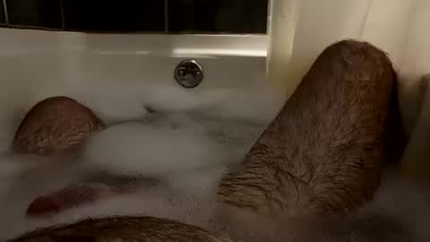 Snapshot of oldbones2 chatting on 10-10-25, 01:37 oldbones2 online show from 10-10-25, 01:37