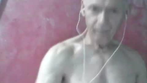 Snapshot of oldbuthorny62 chatting on 04-12-26, 01:43 oldbuthorny62 online show from 04-12-26, 01:43