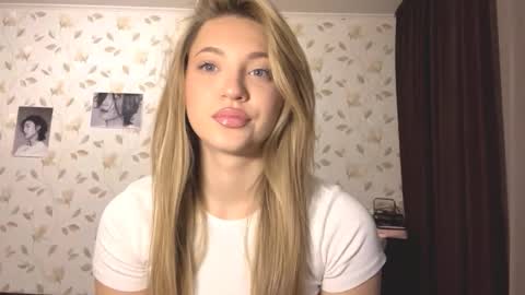 Snapshot of oletaguinyard chatting on 10-30-25, 04:30 Kem online show from 10-30-25, 04:30